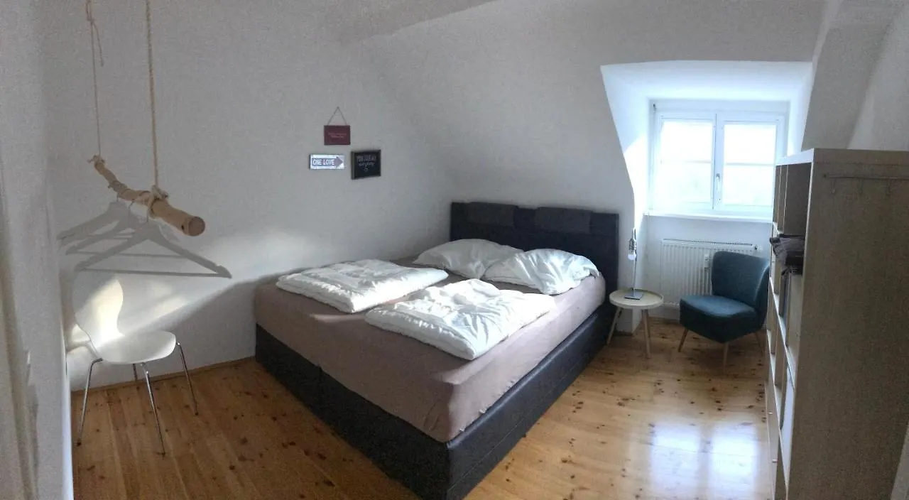 Apartment Ferienwohnung Stadtnah Im Dg Wurzburg Germany